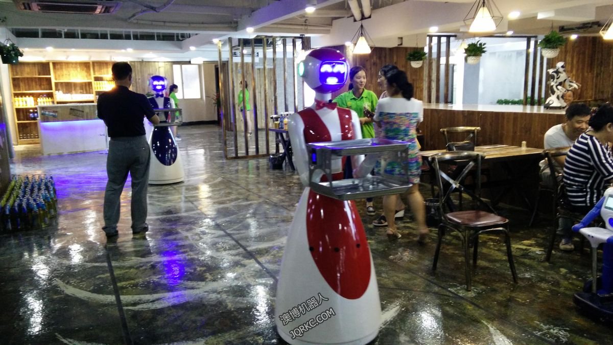 機器人“碼上服務(wù)”走紅